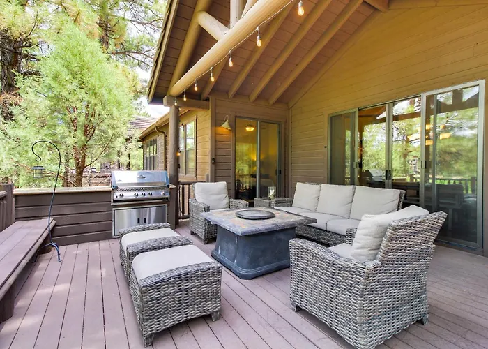 Unwind Fireside: Spacious Torreon W/ Deck! Holiday home *