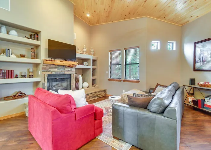 Unwind Fireside: Spacious Torreon W/ Deck! Show Low